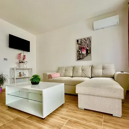 Διαμέρισμα Anna Sárvár